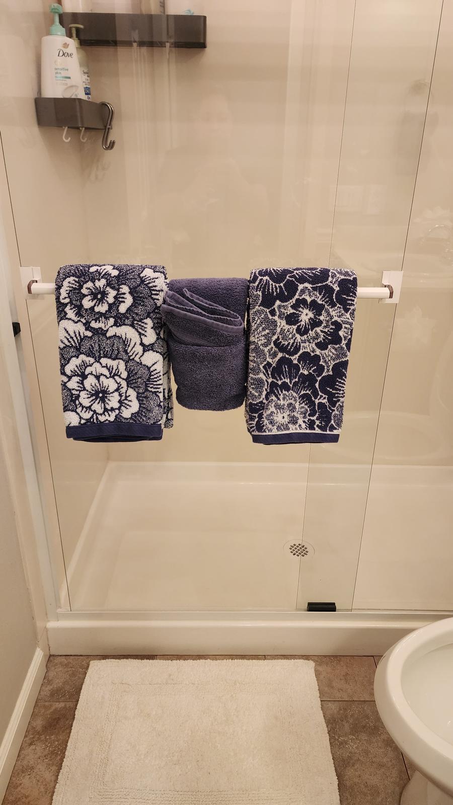 Banera y bano limpios y brillantes